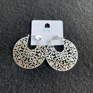 Silver round earrings